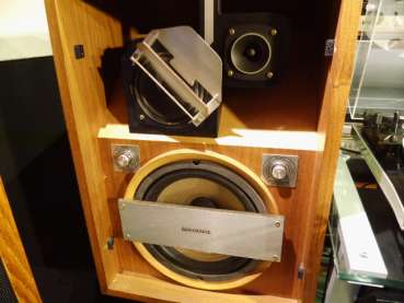 Preview: Hans Deutsch  Amadeus handgefertigt 1972 Echtholz  Horn HiFi-Rarität